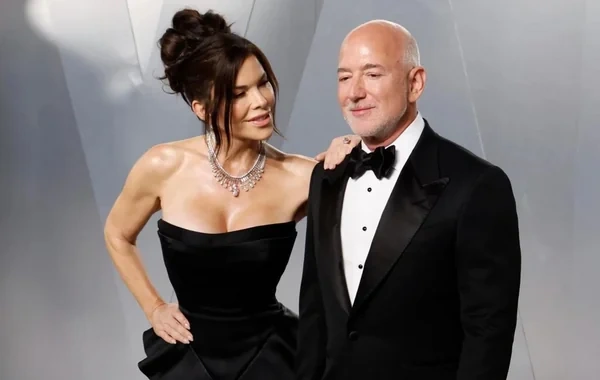 Ceff Bezos "Milyarderlər bunkeri" kimi tanınan adada inanılmaz dərəcədə bahalı malikanə tikir