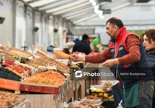 Novruz süfrələri üçün kənd qoxusu: Yarmarkada qiymət fərqi - REPORTAJ