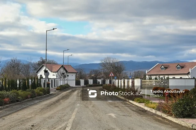 Doqquz ailə üçün doğma torpaq həsrəti bitdi: Xocalı rayonunun beş kəndində qayıdış sevinci - FOTO