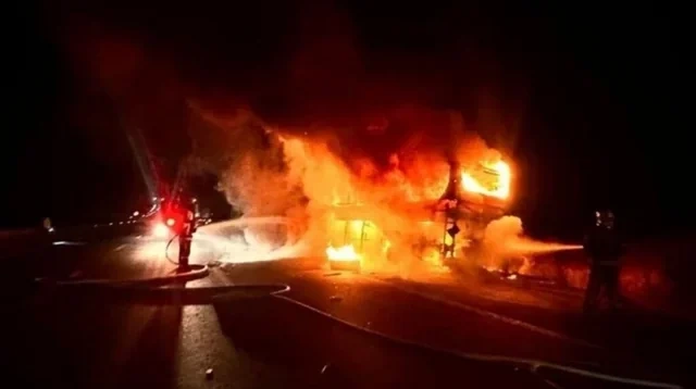 Türkiyədə dəhşətli avtobus qəzası: Həyat yoldaşını xilas etdi, özü isə doqquz aylıq körpəsi ilə can verdi - FOTO - VİDEO