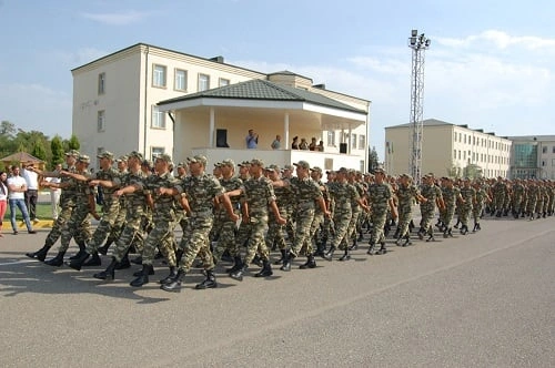 Bu hərbçilər üçün "leytenant" rütbəsinin müddəti azaldılır