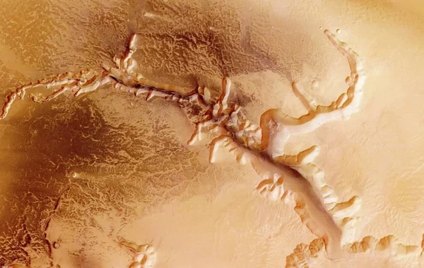 Marsın 24 kilometr dərinliyində sensasiyalı tapıntı - FOTO