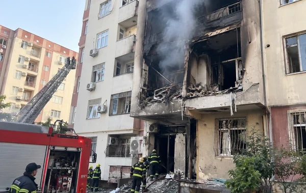 Abşeronda yaşayış binasında partlayış - Foto/Video
