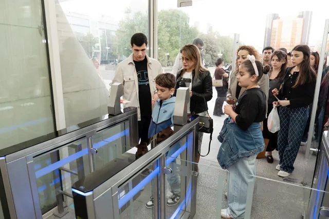 "Subway Azərbaycan" şəhid və qazi ailələrinin uşaqları üçün KVN gecəsinə səfər təşkil edib - FOTO - VİDEO