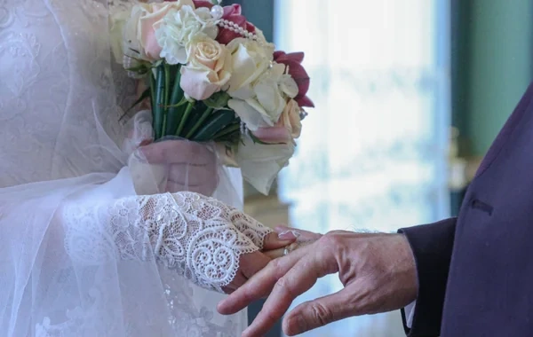Rusiyada gimnaziyada insanları güllələyən şəxs həbsxanada evləndi - FOTO