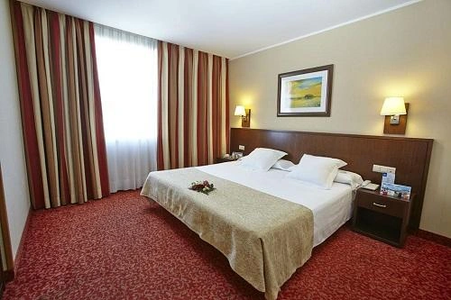 Bakıda 29 yaşlı oğlan oteldə öldü
