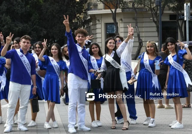 Əndazəni aşan vida tədbiri - "Son zəng" neçəyə başa gəlir?