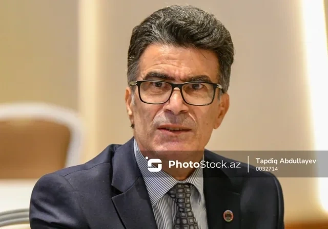 "İçərişəhər" stansiyasında yeni tunelin tikintisi qala divarları üçün TƏHLÜKƏ YARADIR? - ARAŞDIRMA - FOTO