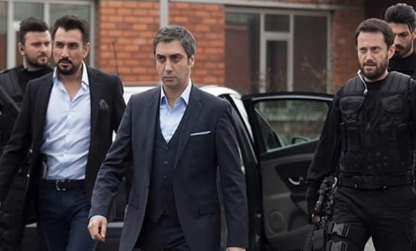 Osman Sınav “Qurdlar Vadisi”ndən buna görə ayrılıbmış