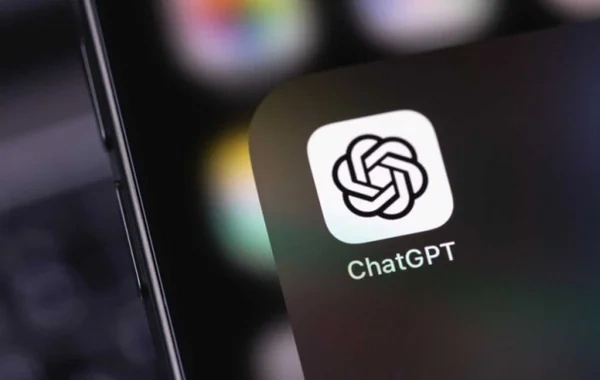 Yeni funksiya müzakirələrə səbəb oldu: "ChatGPT" yaxın şəxslərə bildiriş göndərəcək