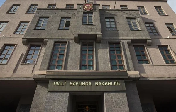 Türkiyəyə İrandan atılan növbəti ballistik raketin düşmə anı - VİDEO