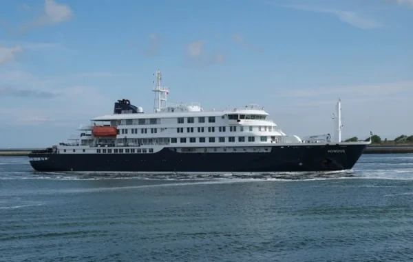 Hantavirusun yayılmağa başladığı "MV Hondius" kruiz gəmisi Rotterdam limanına çatdı
