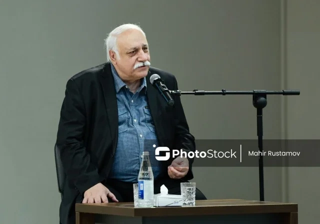 Eldar Mansurov: "Əvvəlcə mahnı yaz, sonra ciddi musiqilərinə baxarıq dedilər və mən küsdüm"