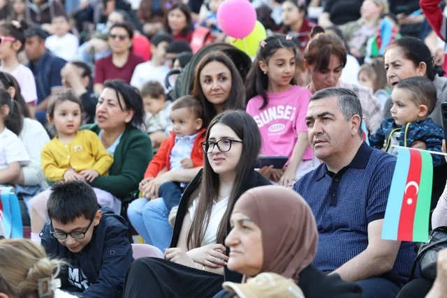 Xətai rayonunda 1 İyun-Uşaqların Beynəlxalq Müdafiəsi Günü ilə əlaqədar konsert proqramı təşkil olunub