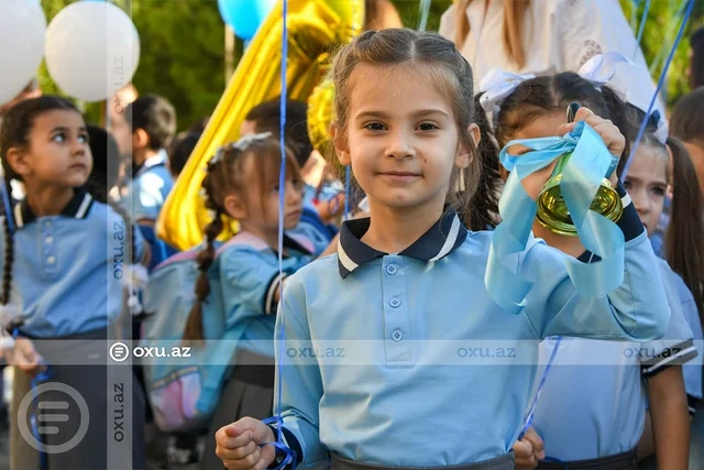 Məktəbə ilk addım: Balaca ürəklərin böyük həyəcanı - FOTO - VİDEO