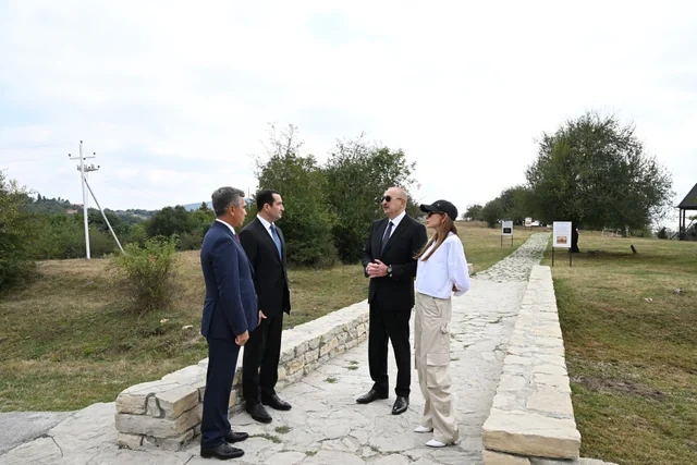 Prezident və birinci xanım Şamaxıda məşhur ziyarətgahda - FOTO