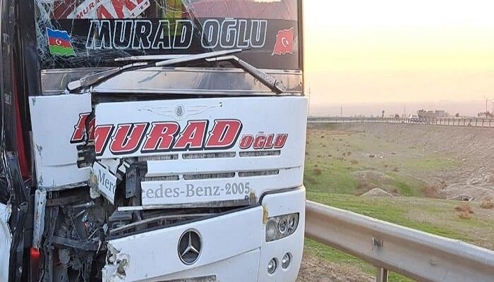 Tovuzda sərnişin avtobusu qəzaya düşdü