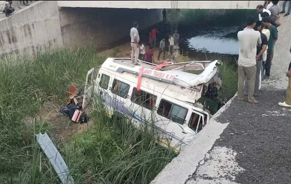 Hindistanda içində zəvvarların olduğu avtobus aşıb: Ölənlər və yaralananlar var