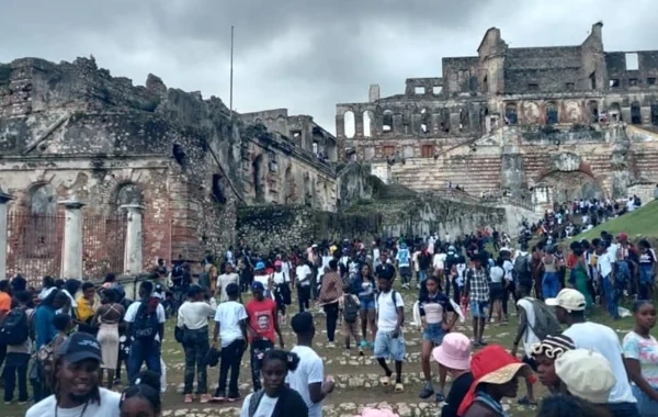 Haitidə ekskursiya zamanı izdihamda onlarla insan ölüb