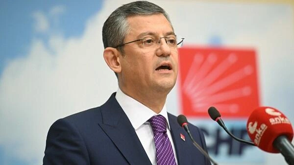 Özgür Özəl CHP Qrup sədri seçildi