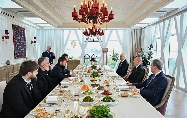 Azərbaycan Prezidenti və Çeçenistan başçısı birgə nahar ediblər - Foto