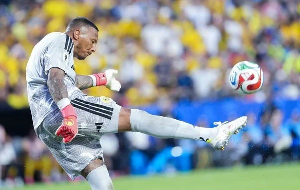 Kürasaonun qapıçısı mundialda rekorda imza atdı