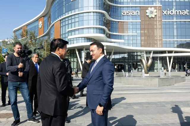 Laos prezidenti "ASAN xidmət"də olub - Foto