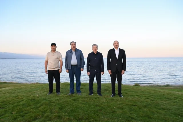 İlham Əliyev Qırğızıstan, Özbəkistan və Tacikistan prezidentləri ilə birlikdə Çolpon-Ata şəhərində Qolf Klubun açılışında iştirak edib - FOTO - VİDEO