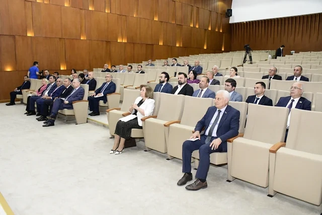 YAP-da NÖVBƏTİ İCLAS: Bir neçə rayon təşkilatının sədri dəyişdi - FOTO