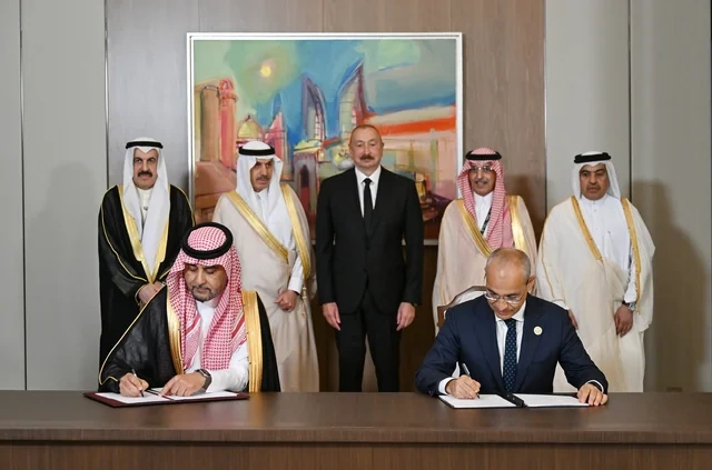 İlham Əliyev Ərəb Koordinasiya Qrupuna daxil olan üzv qurumların rəhbər şəxslərini qəbul edib - FOTO