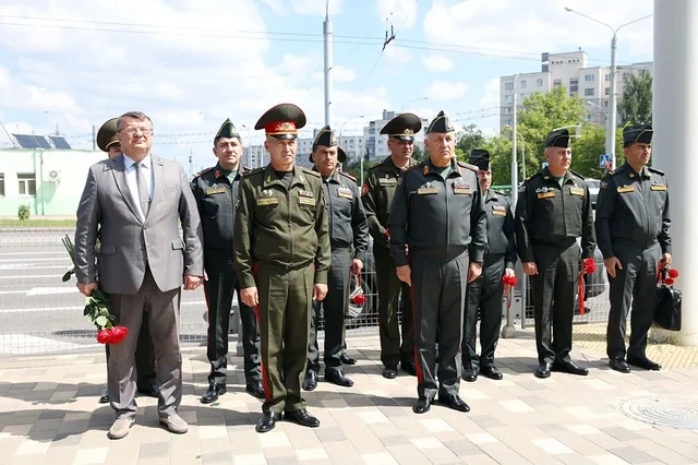 Kərim Vəliyev Belarusda hərbi obyektlərlə tanış olub - FOTO