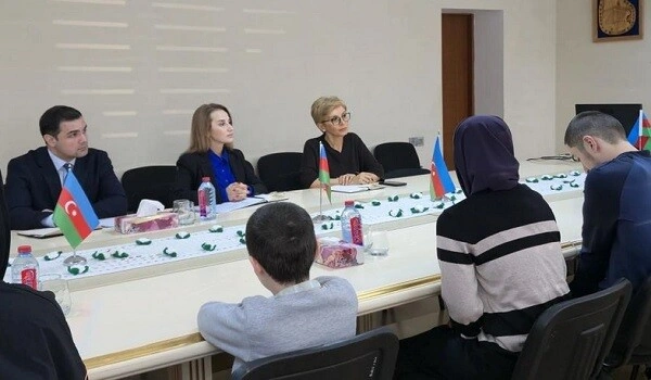Ana və dörd övladı Azərbaycana repatriasiya edildi