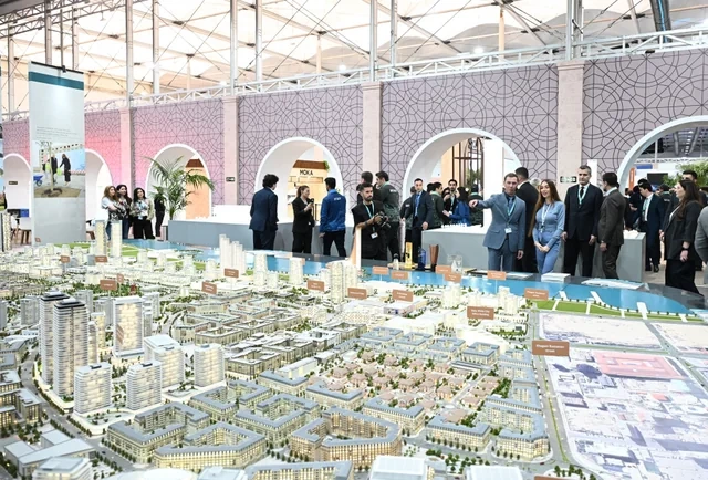 Leyla və Arzu Əliyevalar "Urban Expo" sərgisi ilə tanış olublar - FOTO