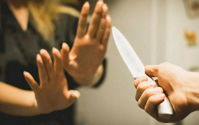 Bakıda qadını qayınanası döydü, qayınatası isə bıçaqladı