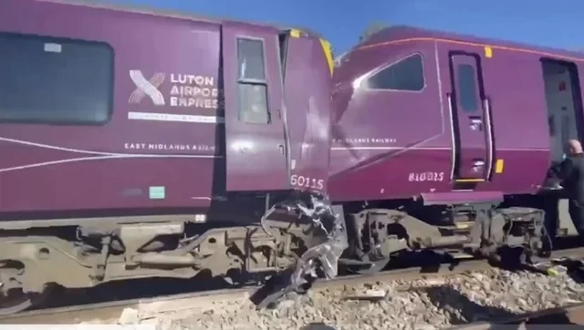 Böyük Britaniyada iki sərnişin qatarı toqquşub, yaralananlar var - VİDEO