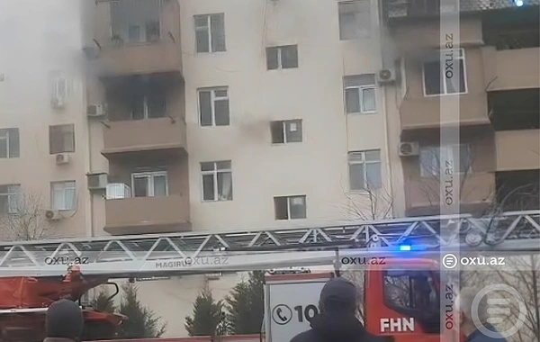 Bakıda yaşayış binasında baş verən yanğın söndürülüb