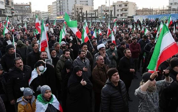 İranda hakimiyyətə dəstək mitinqləri başlayıb