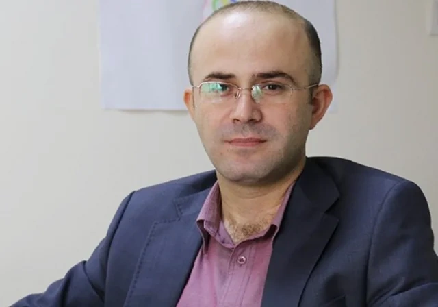 Demoqrafik böhran qapıda: Məktəblər boşalır, müəllimlər risk altında