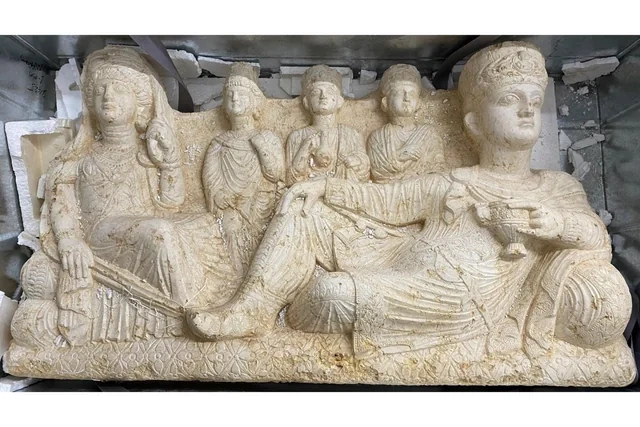 ABŞ Suriyaya beş milyon dollarlıq artefaktları qaytardı - FOTO