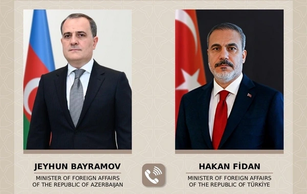 Azərbaycan və Türkiyə XİN başçıları regional məsələləri müzakirə ediblər
