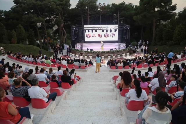 Xətai rayonunda Beynəlxalq Azərbaycan Muğamı və Musiqisi Günü münasibətilə konsert təşkil olunub