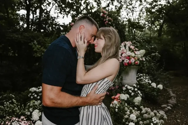 KİV: Teylor Svift gizli toy edib
