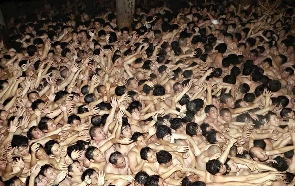 Yaponiyada "çılpaq festival"da altı nəfər xəsarət alıb - VİDEO