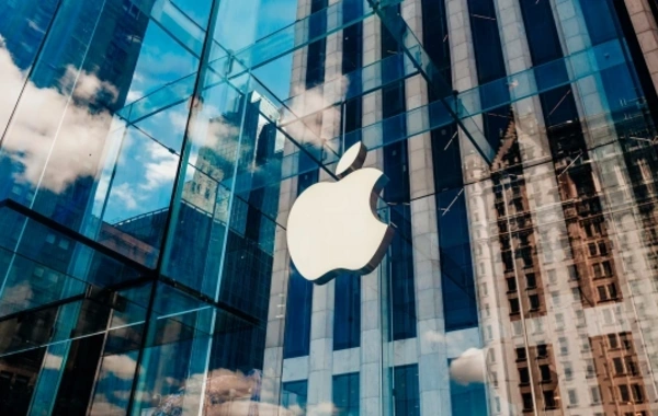 "Apple" son 14 ildə ilk dəfə smartfon bazarının lideri oldu