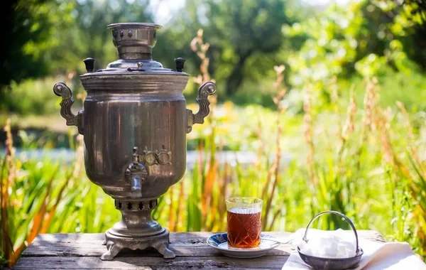 Bakıda avtomobil qiymətinə samovar satılır - FOTO