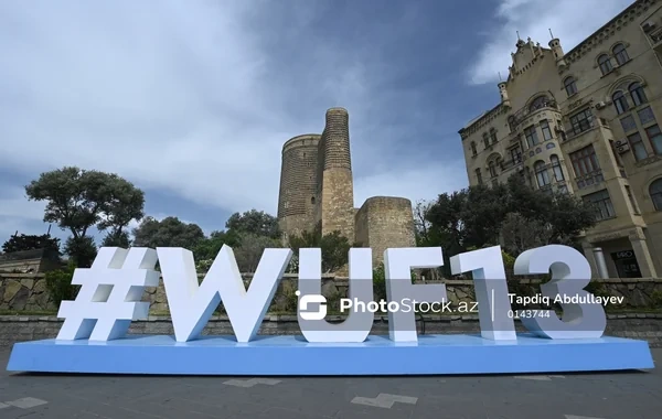 Bakı dünyaya qucaq açır: WUF13 start götürür