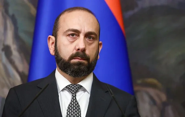 Mirzoyan Ermənistandan Azərbaycan sərhədinə gedən dəmir yolu ilə bağlı danışdı