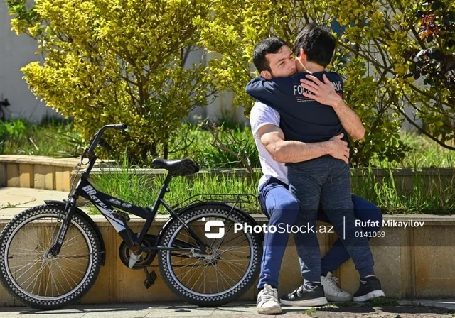 Azərbaycanda autizm diaqnozu qoyulan uşaqların sayı iki dəfədən çox artıb - Səbəb nədir?