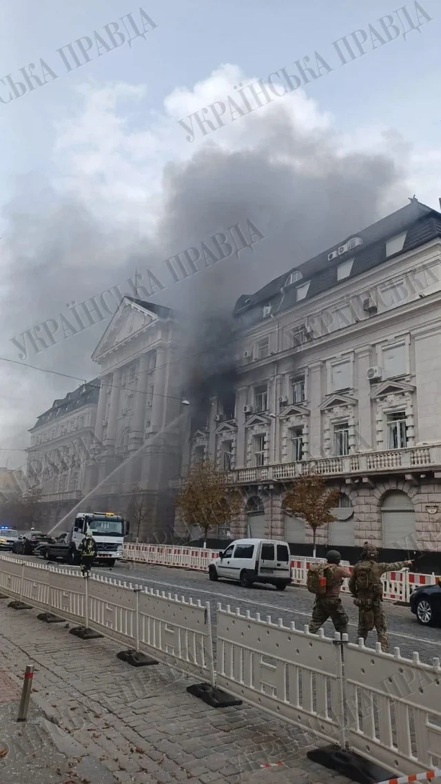 Rusiya Kiyevdə Təhlükəsizlik Xidmətinin əsas binasını BOMBALADI - FOTO - VİDEO