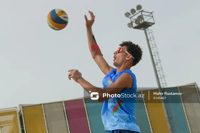 Qum üzərində dinamik idman: Çimərlik voleybolunun cəlbediciliyi - FOTOREPORTAJ